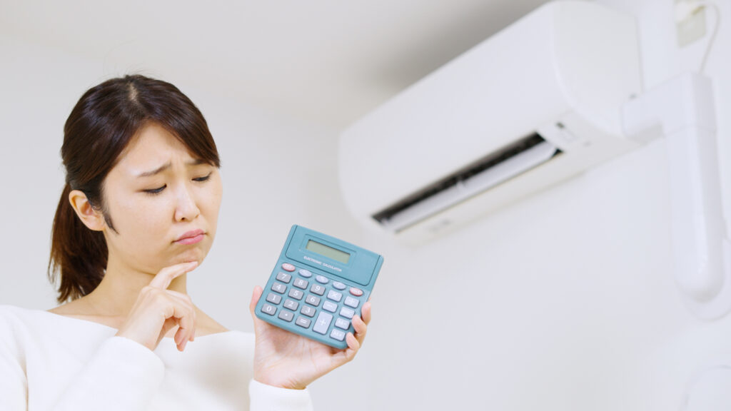 沖縄市の新築住宅で秋の冷房使用と毎月の電気代を確認する暮らし